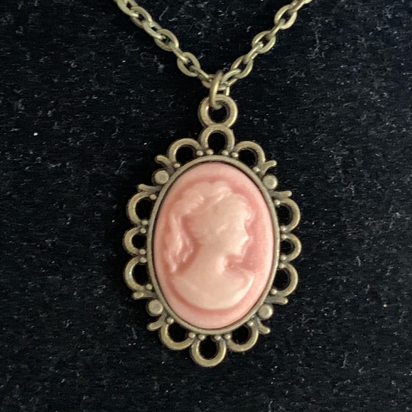 Jewelry - Pendant Necklace Charm Vintage Cameo